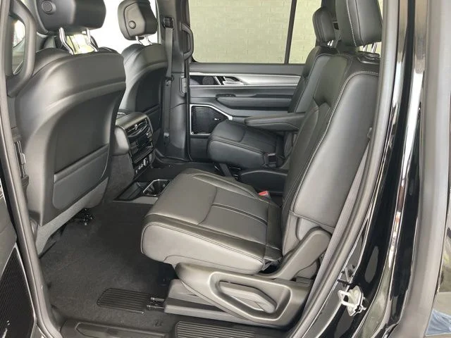 New 2026 High Gloss Black Exterior Paint Jeep Limited Altitude image 13