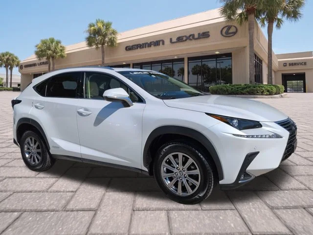 Used 2018 White Lexus 300h image 3
