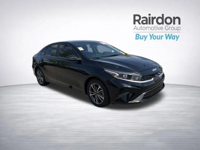 2022 Kia Forte LXS AT's photo