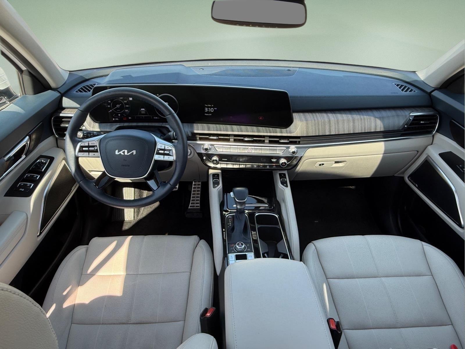 Used 2023 Glacial White Pearl Kia SX image 18