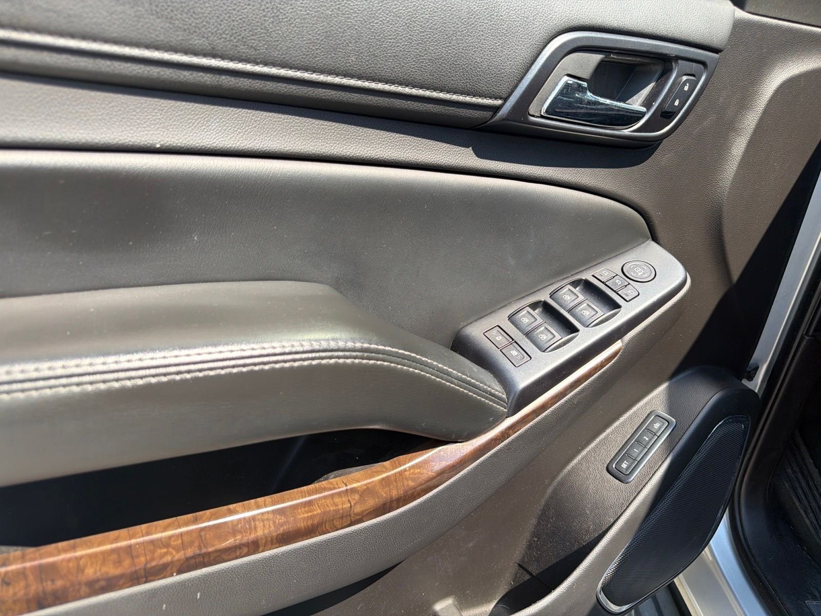 Used 2015 Silver Ice Metallic Chevrolet LT image 15