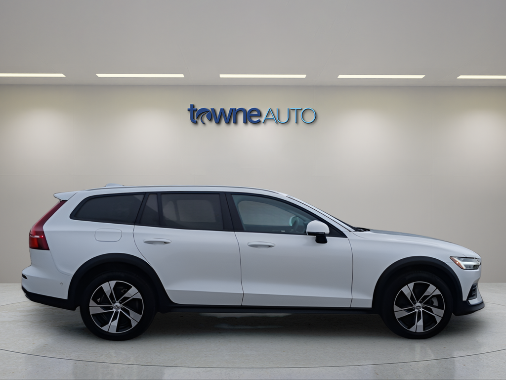 2025 Volvo V60 Cross Country Plus - Photo 6