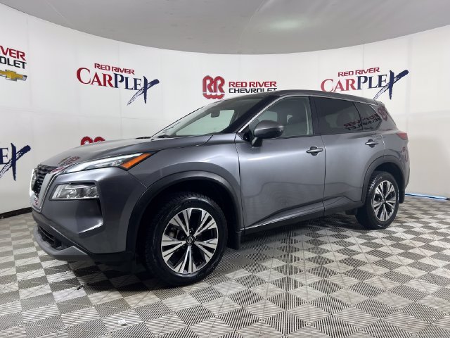 Used 2021 Gray Nissan SV image 3