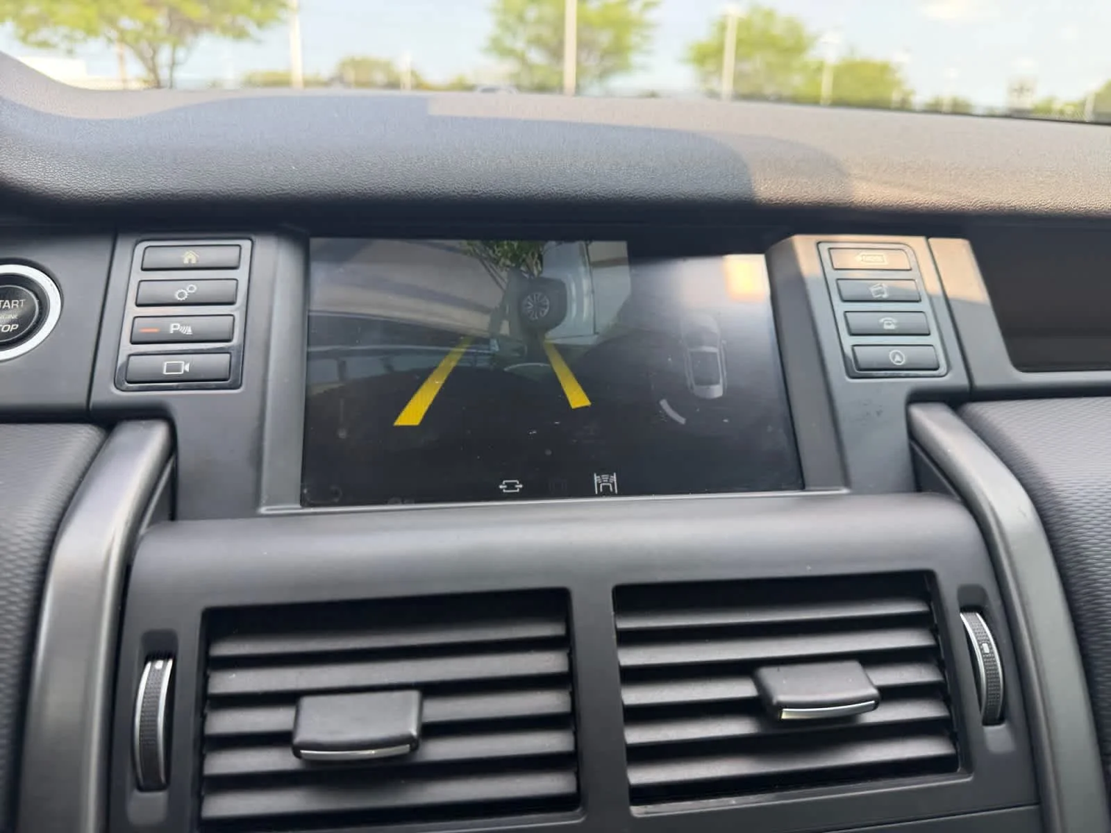 Used 2018 Corris Grey Metallic Land Rover HSE image 25