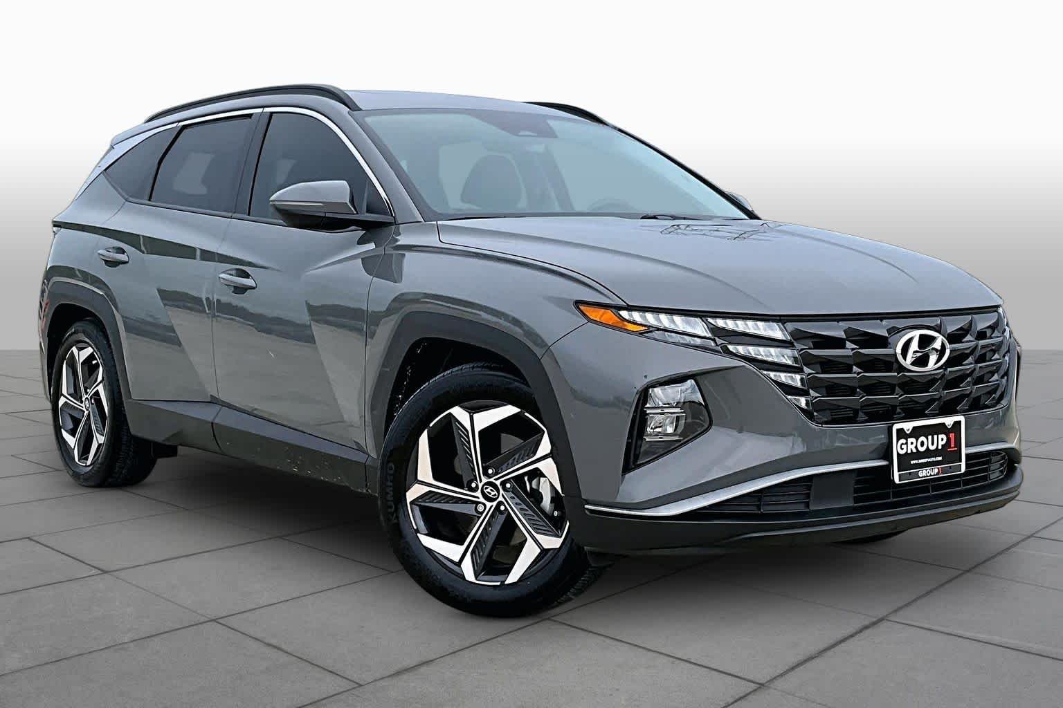 Used 2024 Hampton Gray Hyundai SEL image 3