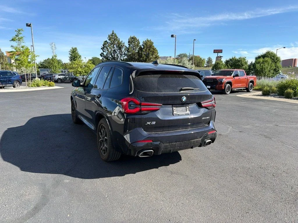 Used 2024 Carbon Black Metallic BMW xDrive30i image 3