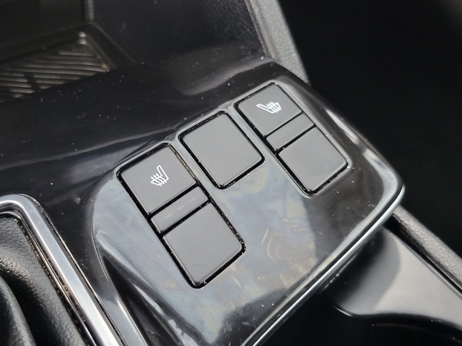 Used 2023 Black Kia X-Line image 23