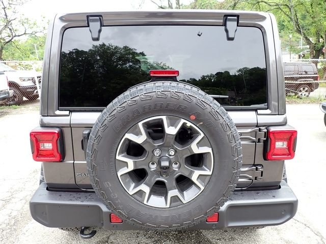 New 2026 Granite Crystal Metallic Clear-Coat Exterior Paint Jeep Sahara image 4