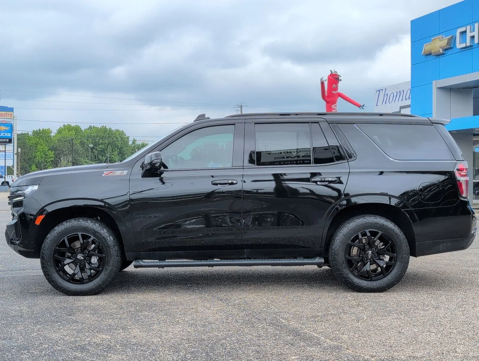 Used 2022 Black Chevrolet Z71 image 2