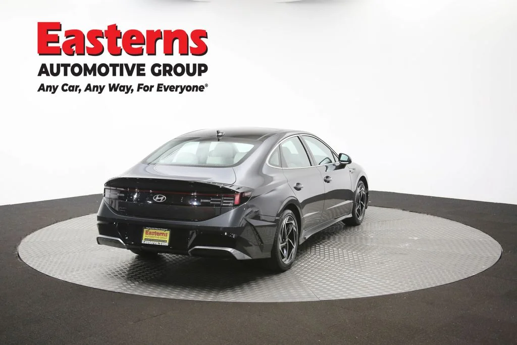 Used 2024 Gray Hyundai SEL image 41