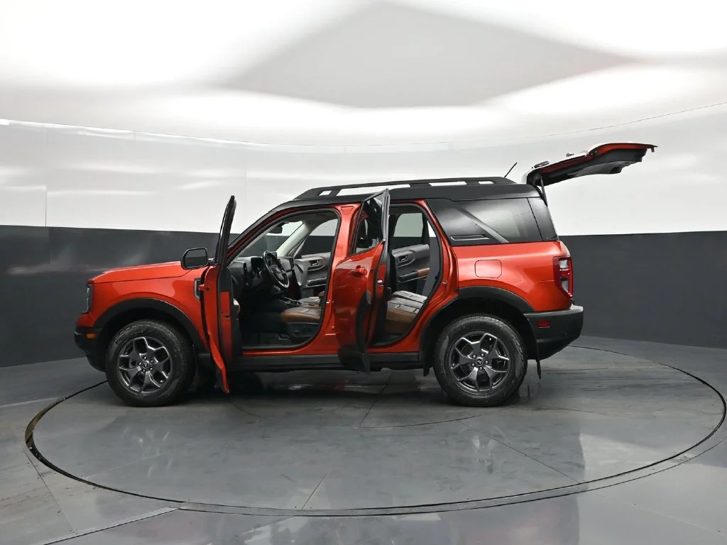 Used 2023 Red Ford Badlands image 30