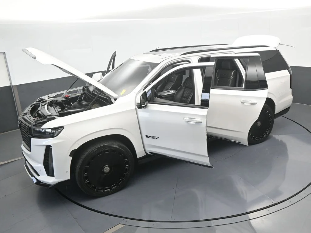 Used 2023 Crystal White Tricoat Cadillac V-Series image 94