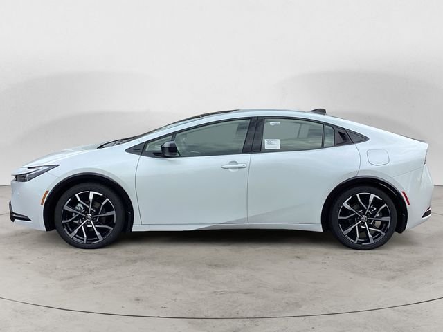 New 2026 Wind Chill Pearl <sup>1</sup> Toyota  XSE image 2