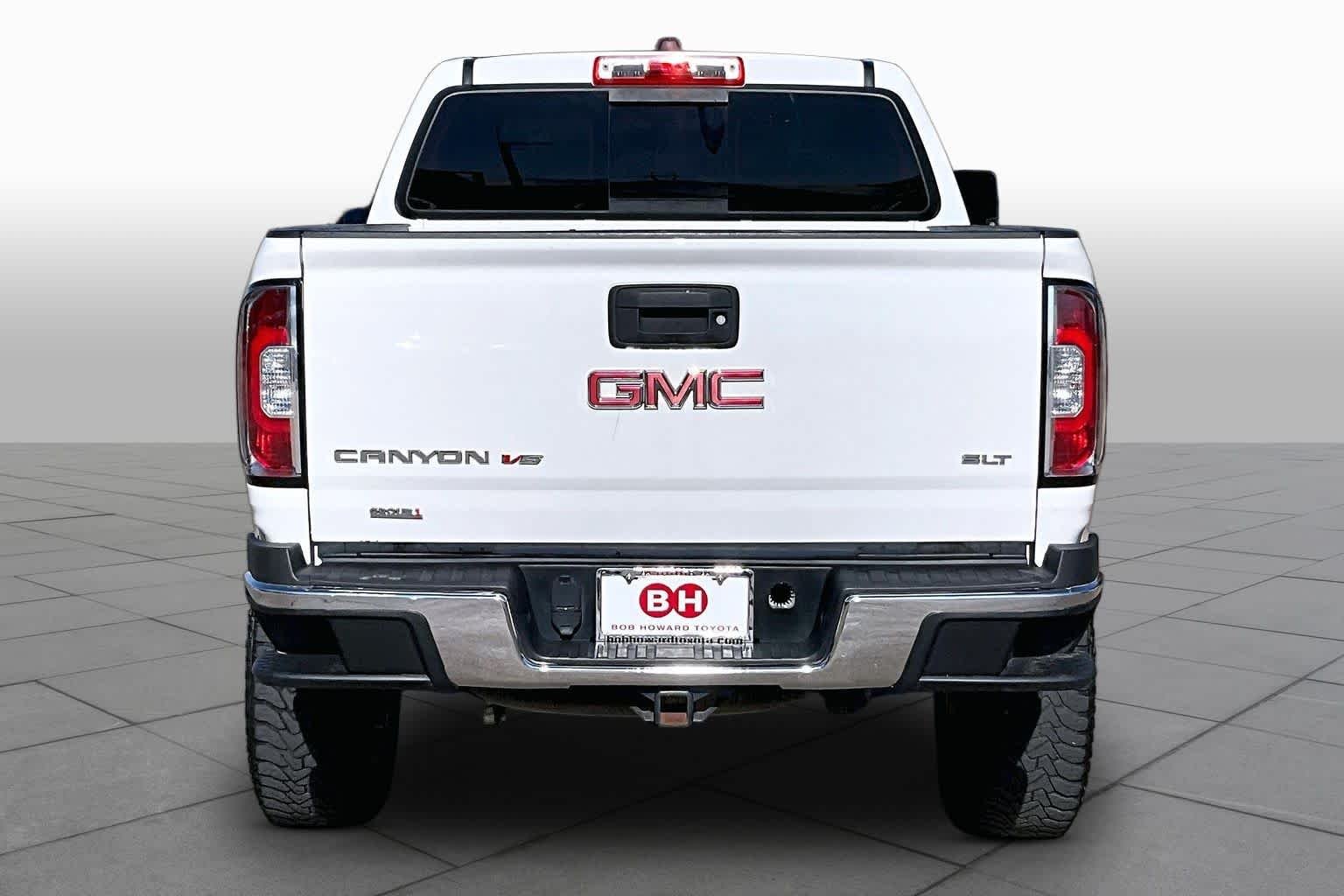 Used 2017 Summit White GMC 4WD SLT image 4