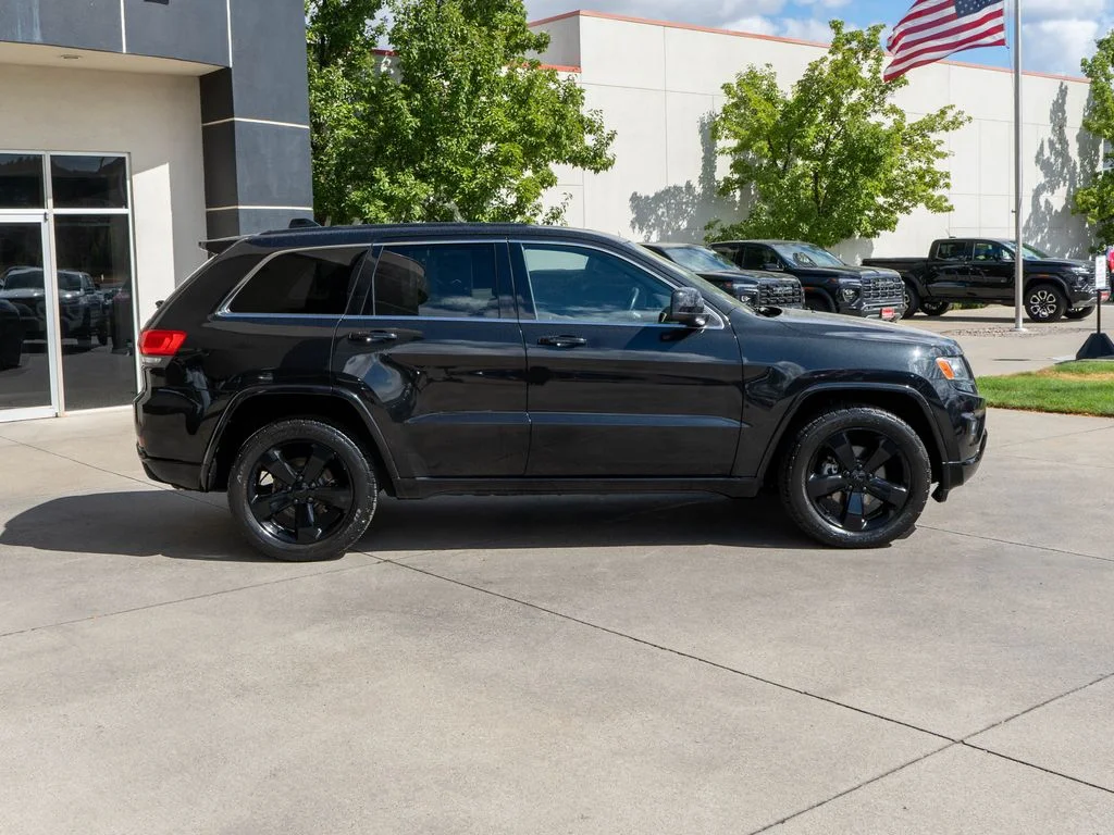 Used 2015 Black Jeep Altitude image 8