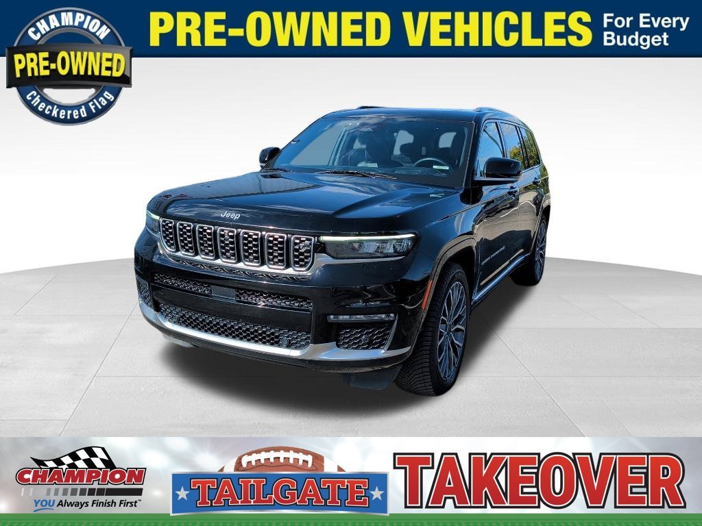 Used 2023 Black Jeep Summit image 1