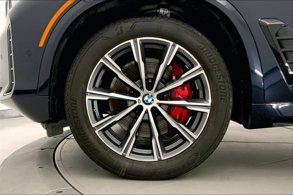 Used 2026 Carbon Black Metallic BMW  image 8