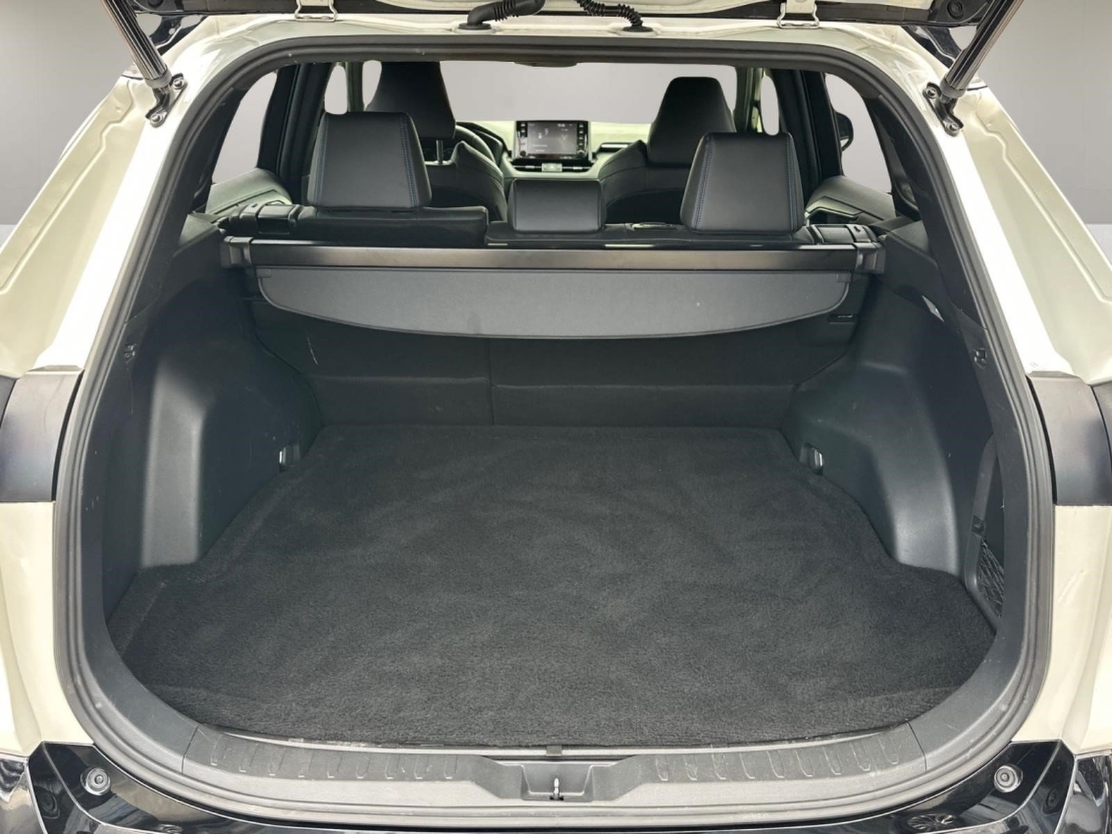 Used 2019 Blizzard Pearl Toyota Hybrid XSE image 30