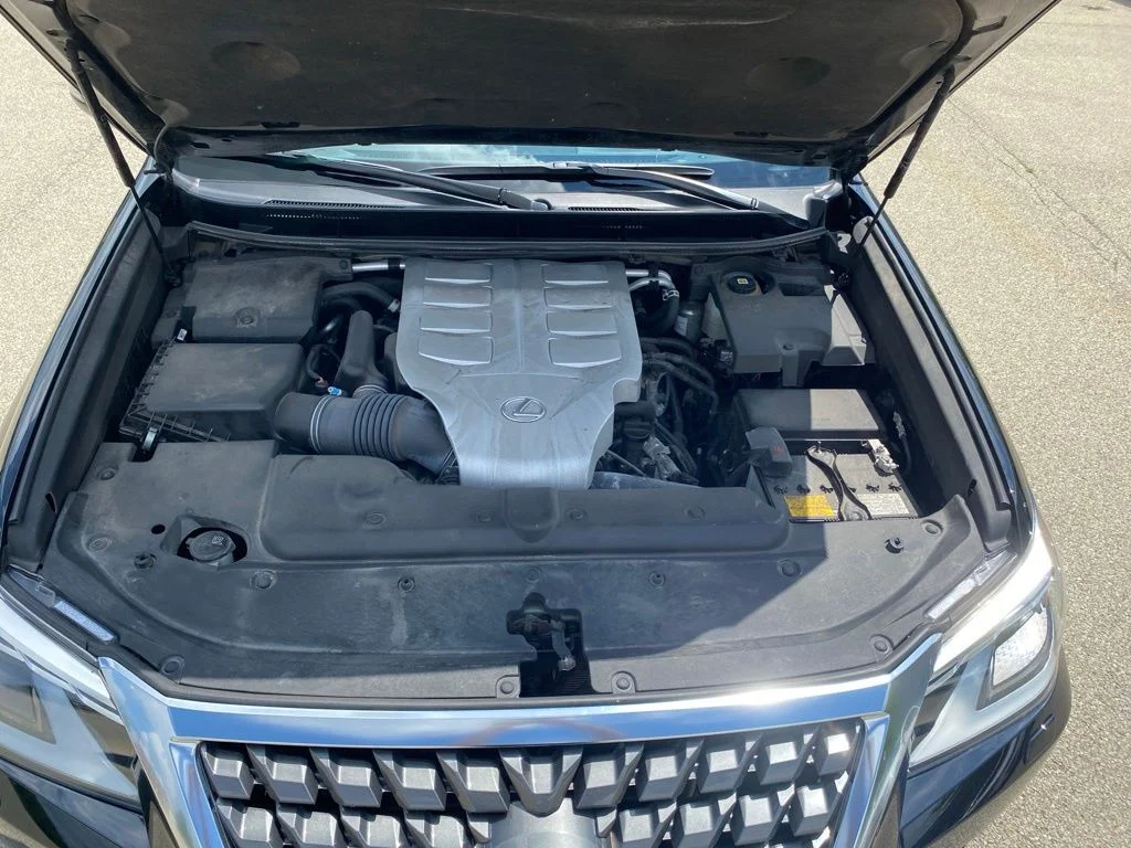 Used 2022 Black Lexus 460 image 25