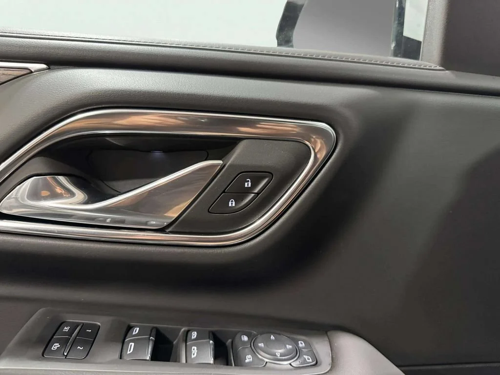 Used 2024 Summit White Chevrolet High Country image 20