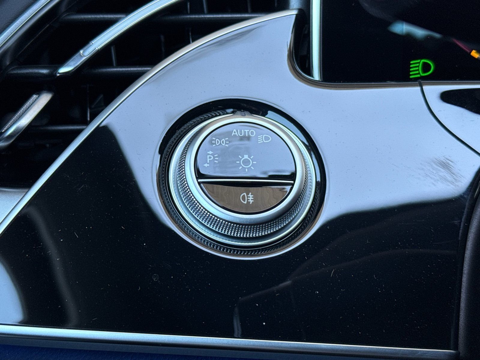 New 2026 Nautical Blue Metallic Mercedes-Benz E 53 AMG® image 33