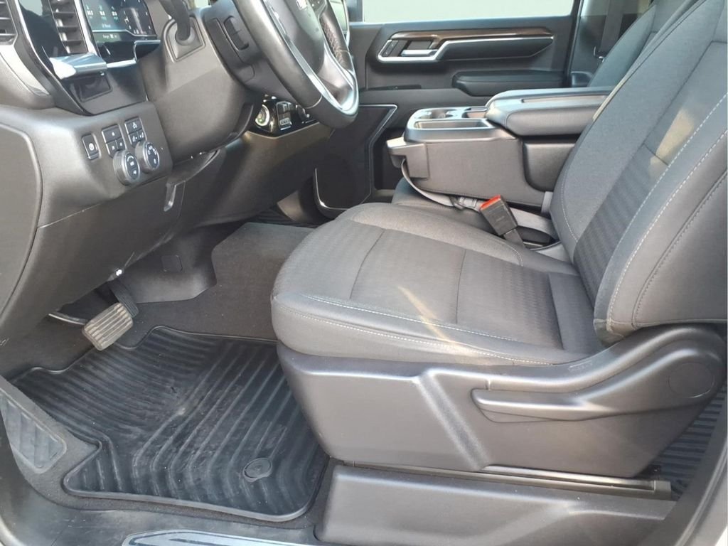 Used 2024 White Chevrolet LT image 19
