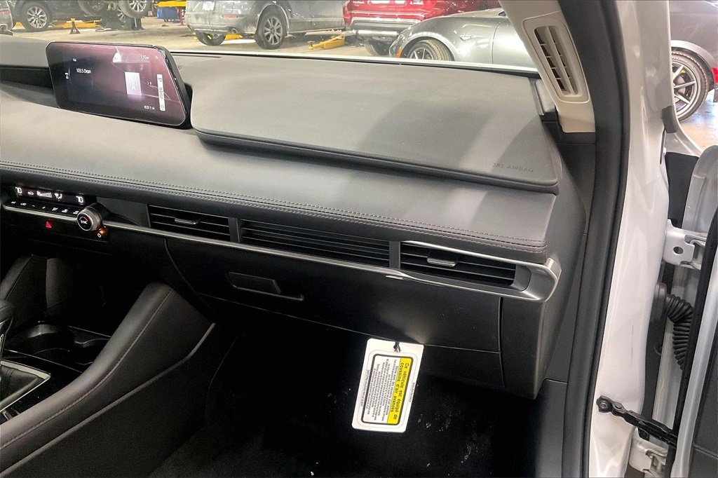 2025 MAZDA MAZDA3 - Image 15