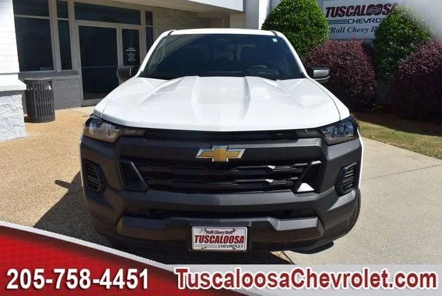 New 2026 Summit White Chevrolet WT image 4