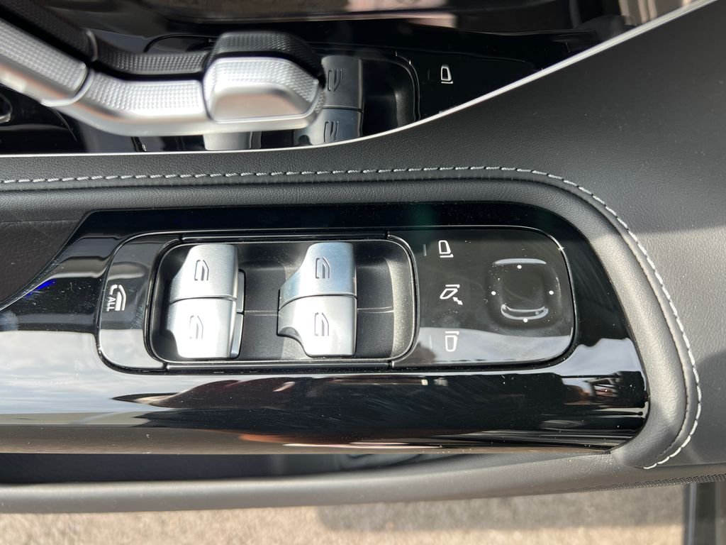 New 2027 Monza Grey Magno Mercedes-Benz AMG® SL 43 Roadster image 10