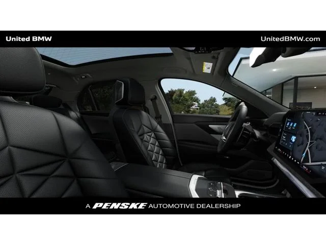 New 2027 Black Sapphire Metallic BMW 740 image 9