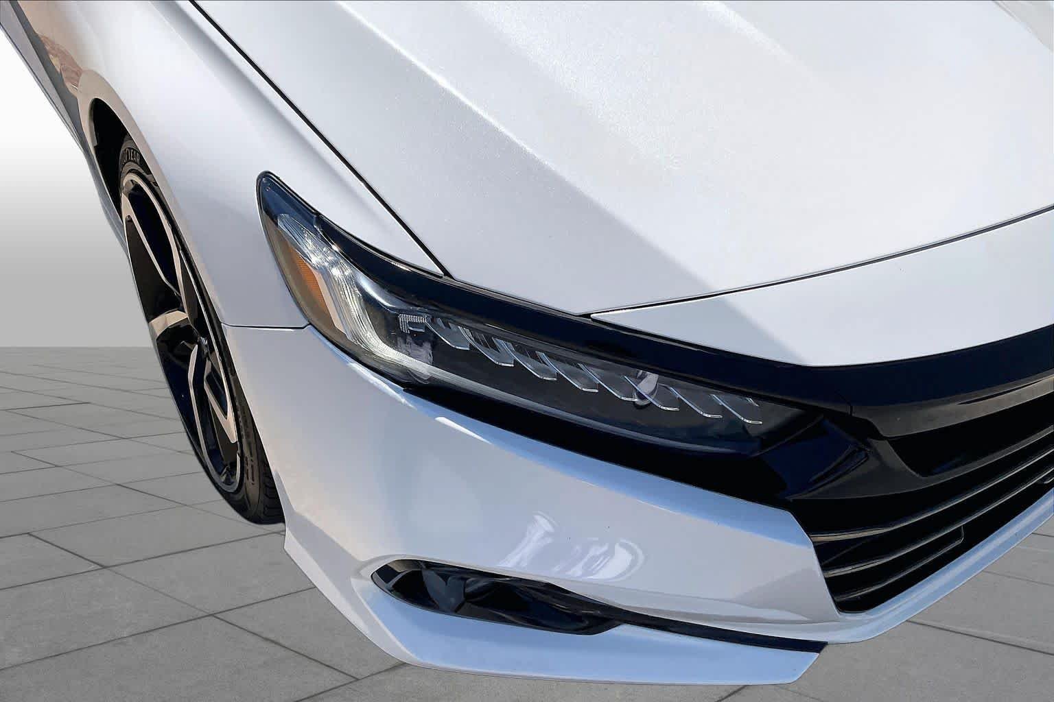 Used 2021 Platinum White Pearl Honda Sport SE image 27