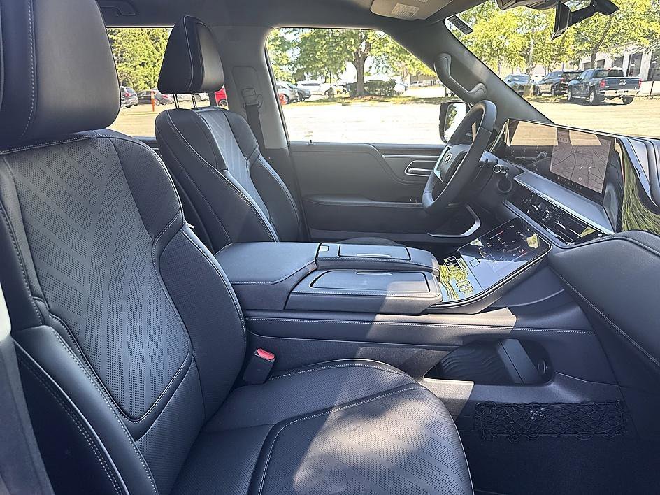 New 2026 Black Obsidian INFINITI LUXE image 21