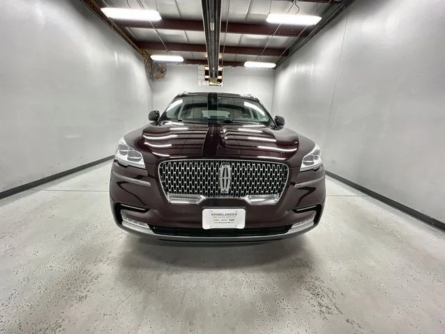 Used 2020 Red Lincoln Reserve image 3
