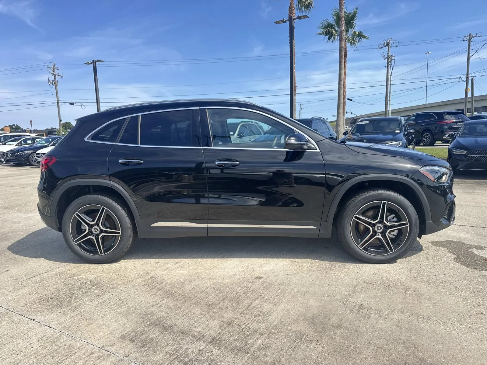 New 2026 Black Mercedes-Benz GLA 250 image 4