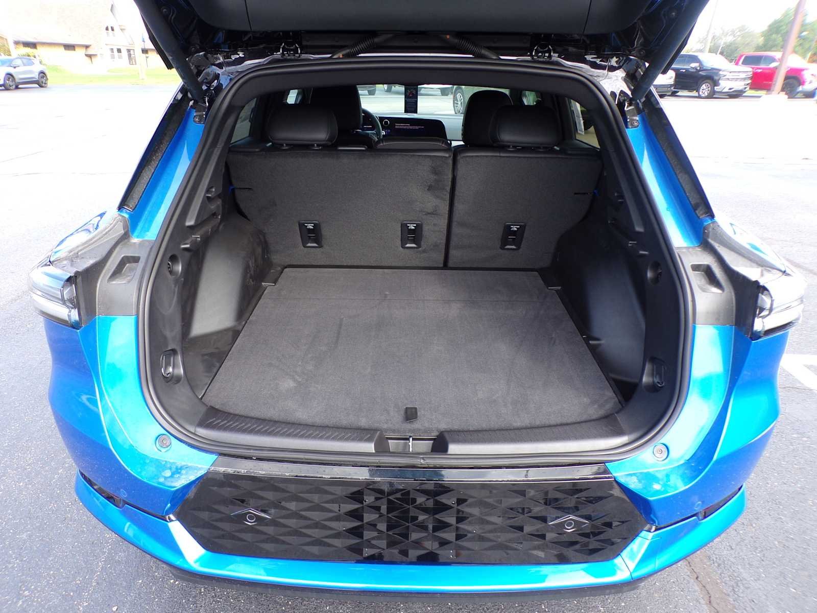 2024 Chevrolet Equinox EV RS - Photo 11