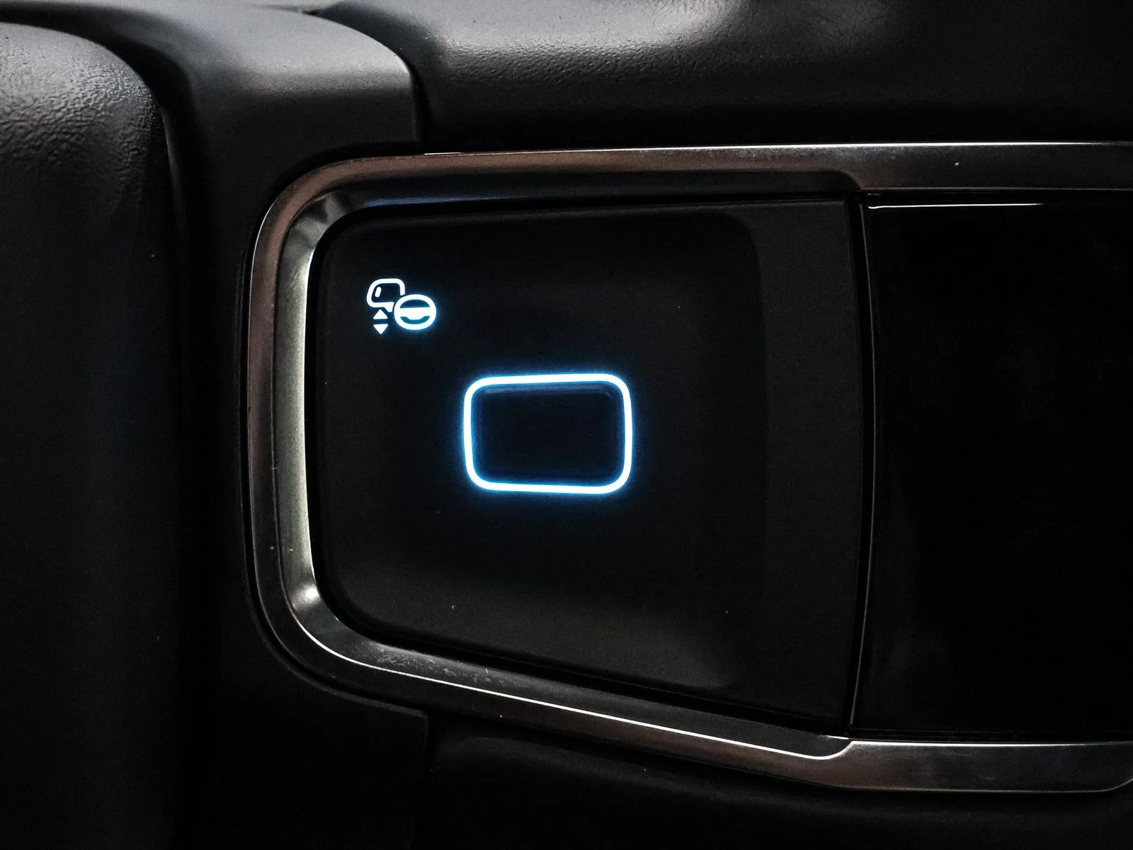 New 2026 Agate Black Metallic Ford MAX Platinum® image 43