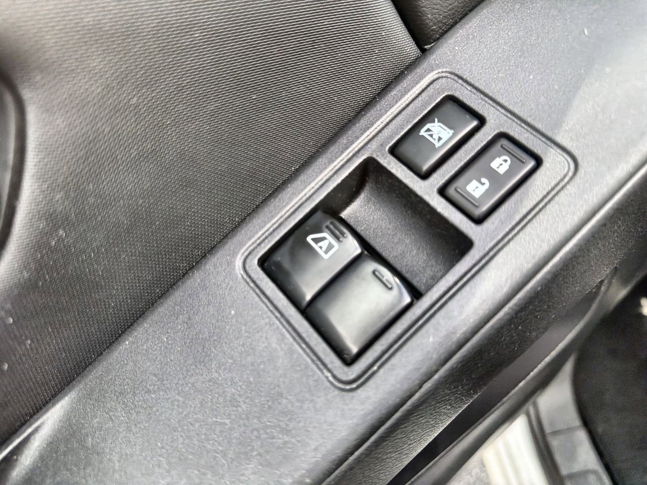 Used 2022 White Nissan King Cab S 4x2 image 19