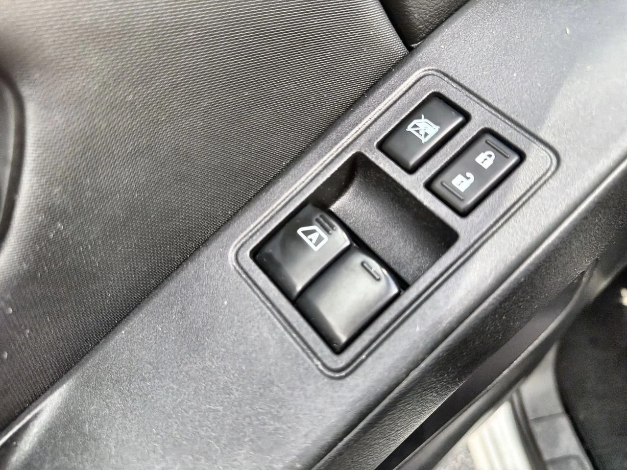 Used 2022 White Nissan King Cab S 4x2 image 19