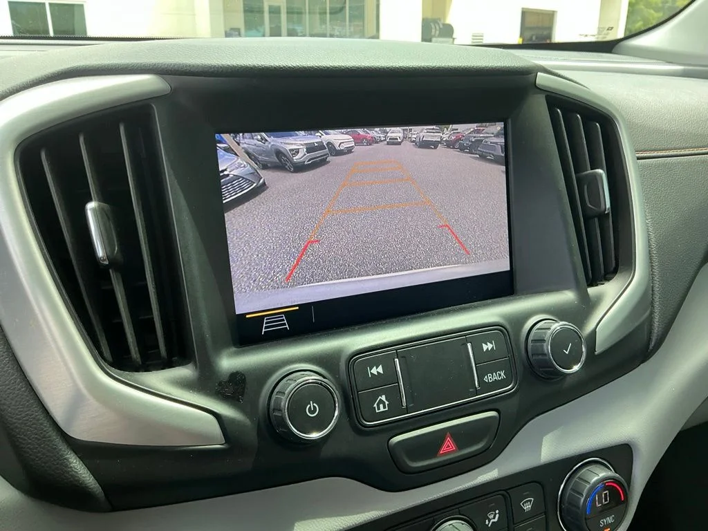 Used 2021 White GMC SLT image 44