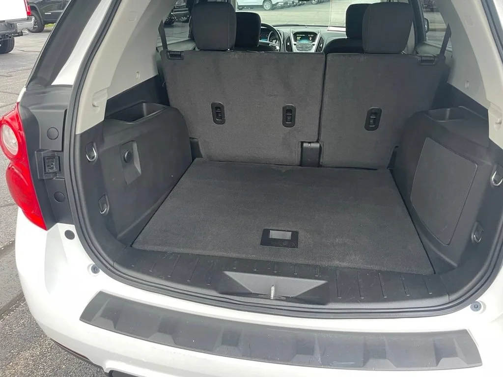 Used 2015 SUMMIT WHITE Chevrolet LT image 10