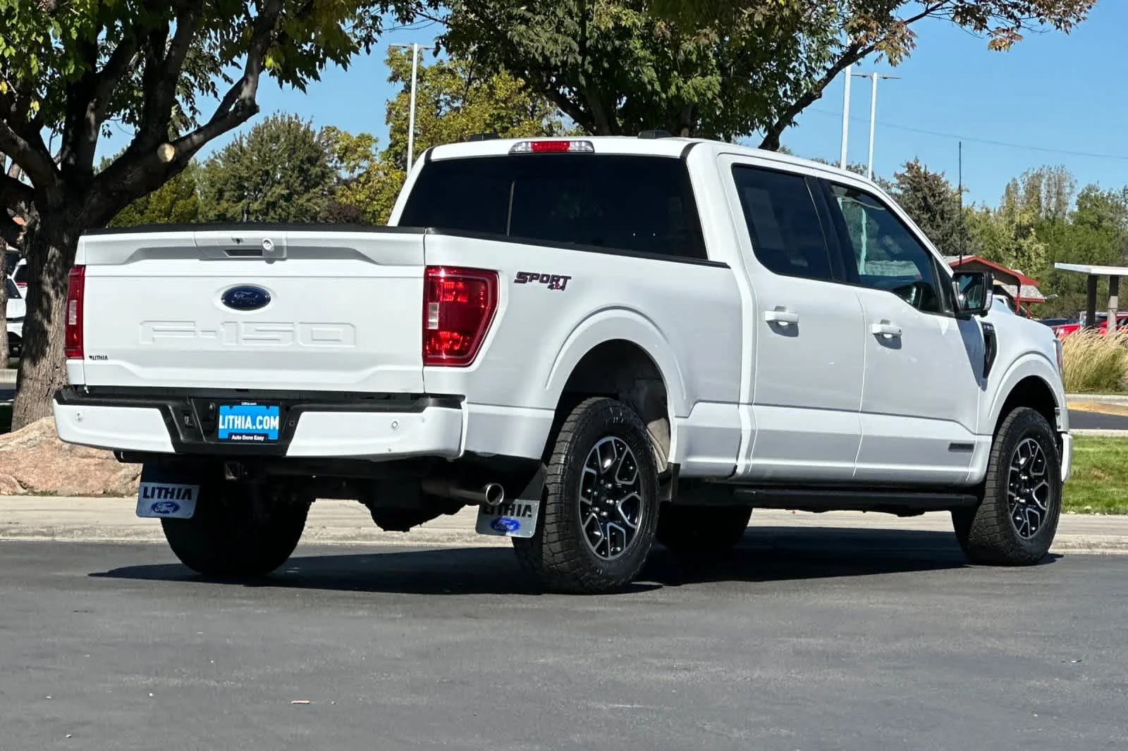 Used 2023 Oxford White Ford XLT image 2