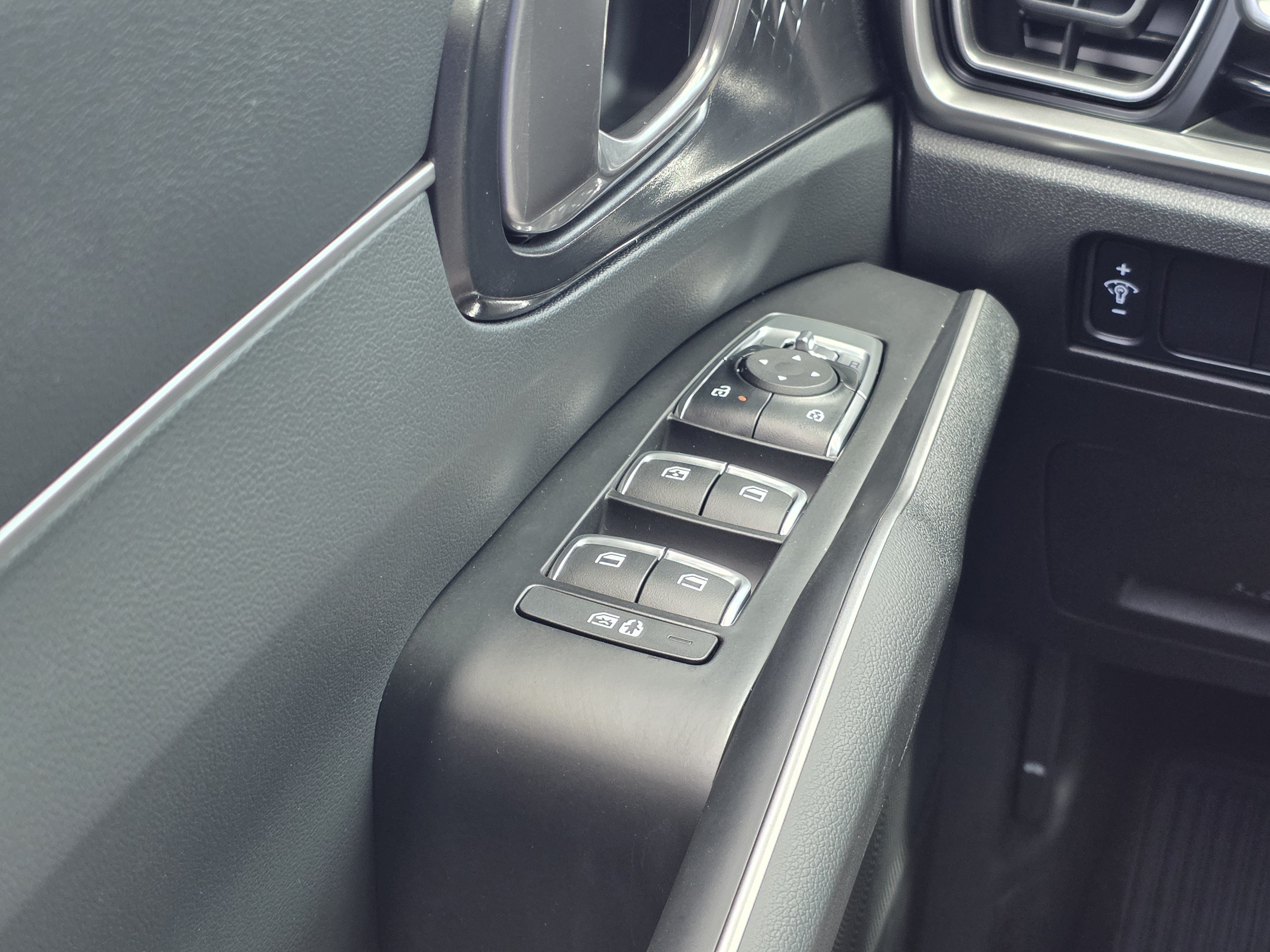New 2026 Ivory Silver Kia S image 12