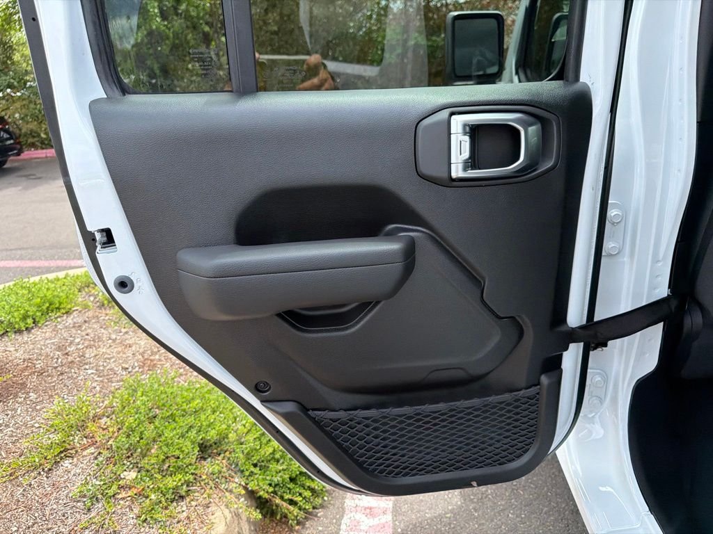 New 2026 Bright White Clearcoat Jeep 85th Anniversary Edition image 30