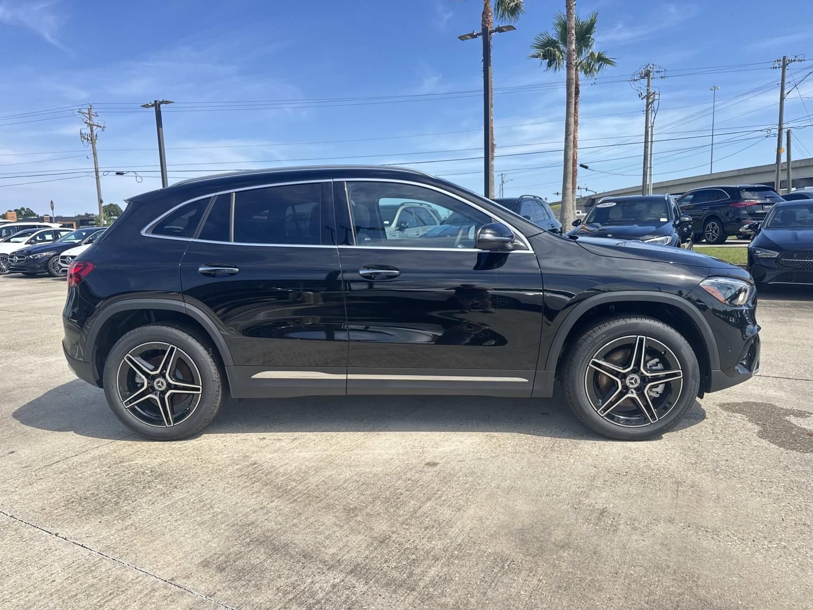 New 2026 Black Mercedes-Benz GLA 250 image 4