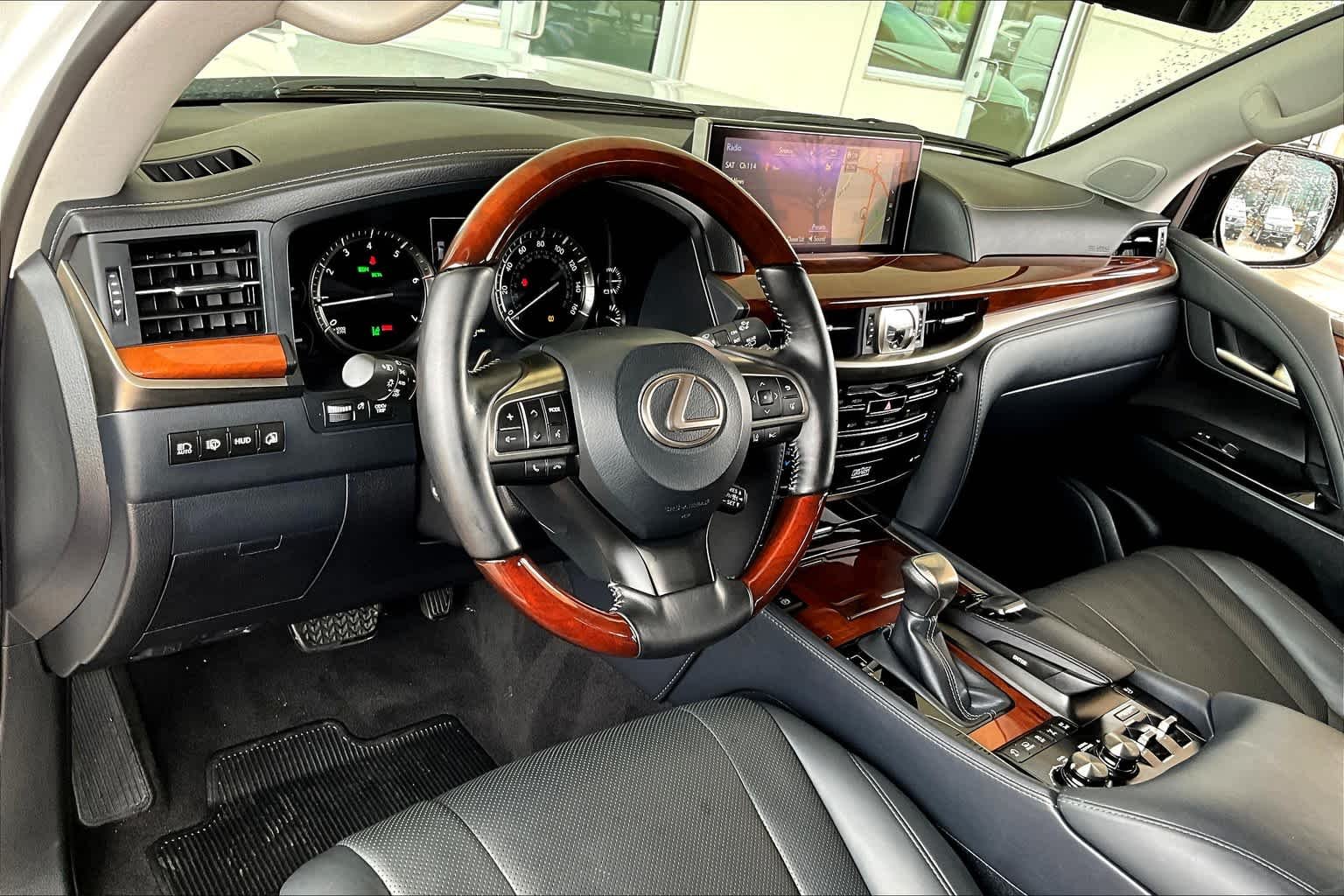 Used 2020 Eminent White Pearl Lexus  image 18