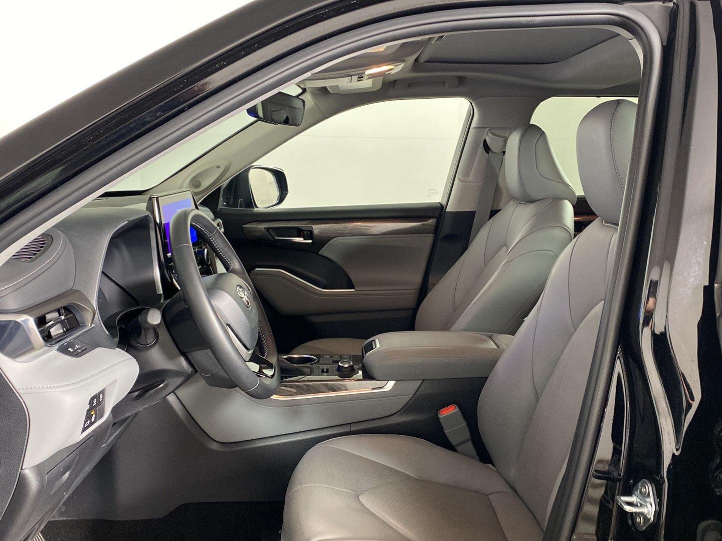 Used 2025 Midnight Black Metallic Toyota Limited image 26