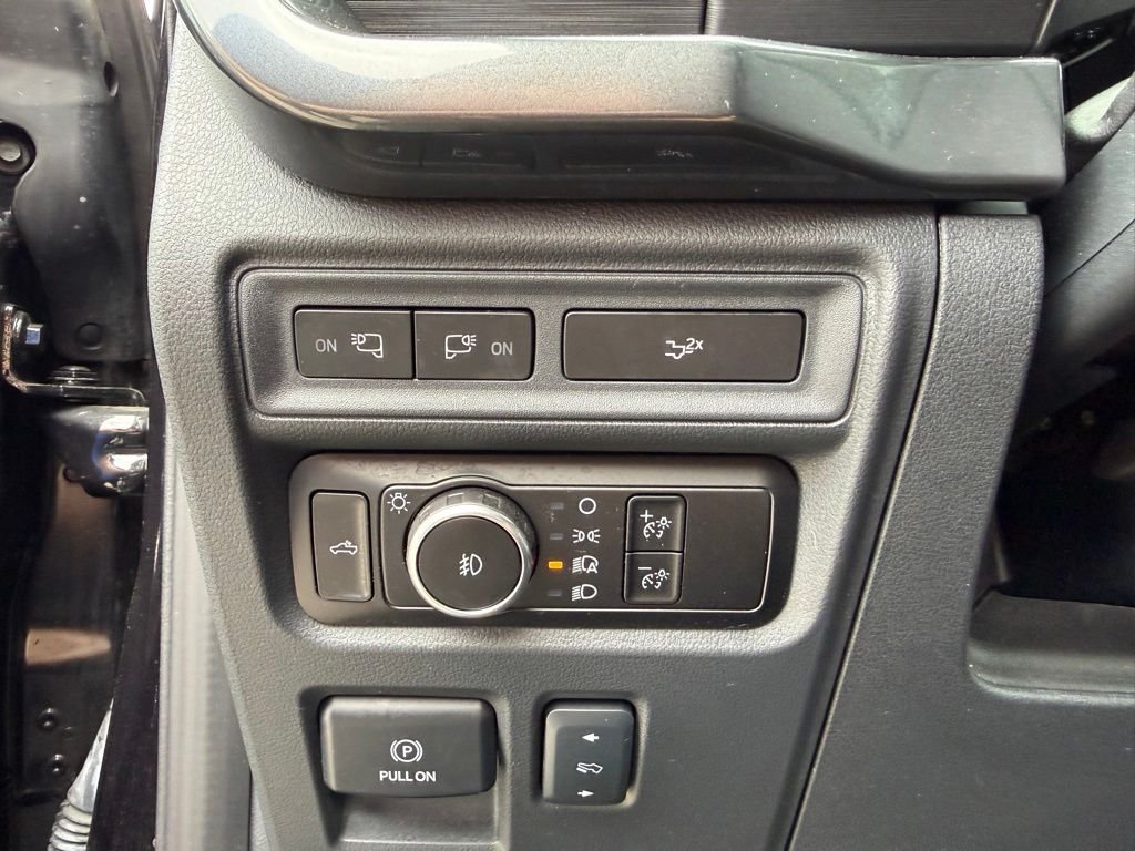 Used 2023 Black Ford XLT image 8