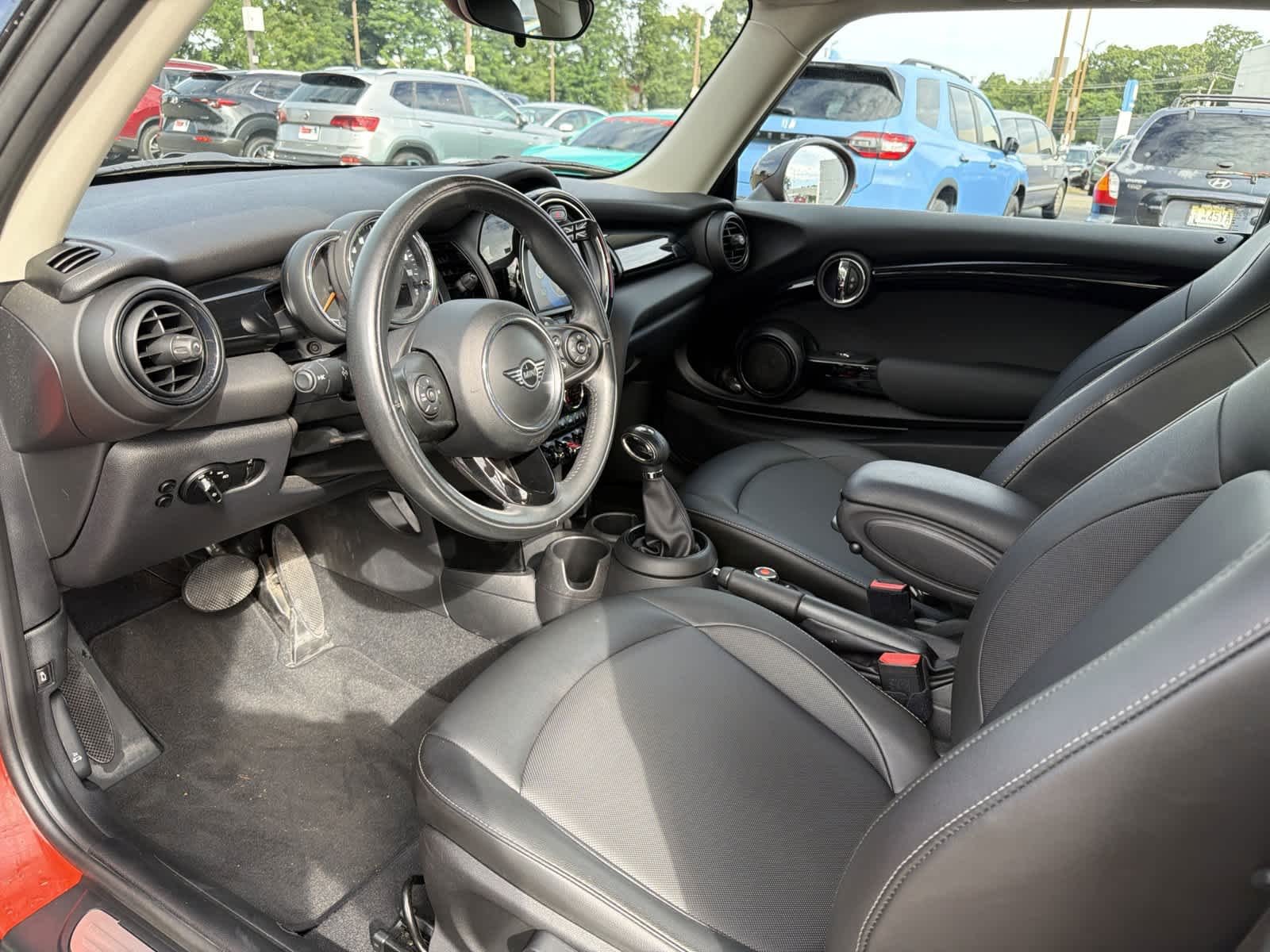 Used 2019 Solaris Orange Metallic MINI Cooper image 9