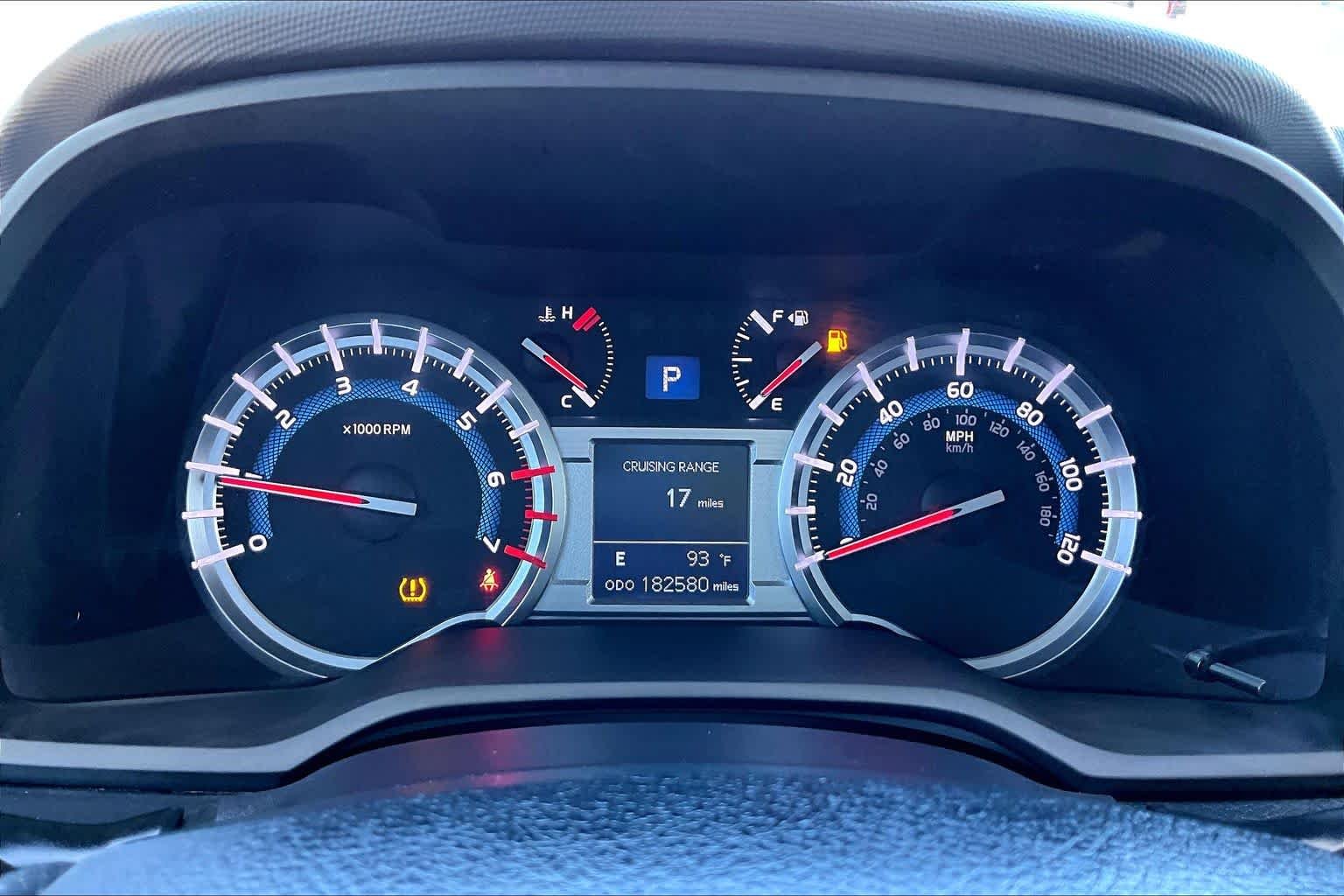 Used 2014 Magnetic Gray Metallic Toyota SR5 Premium image 23