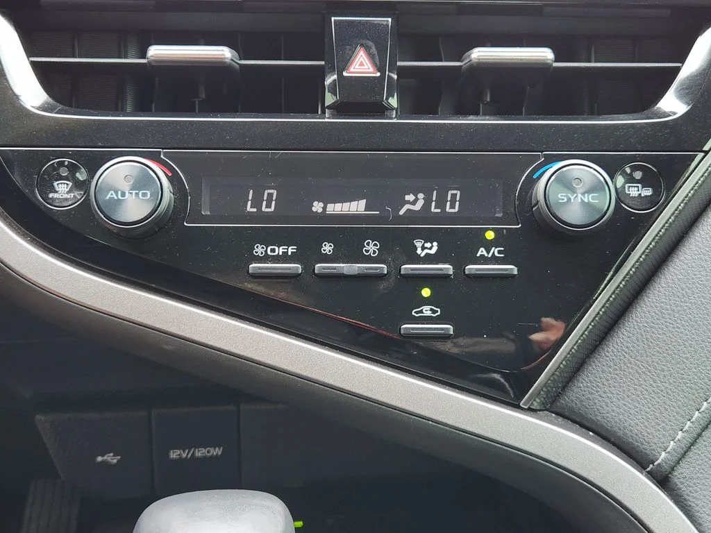 Used 2022 Wind Chill Pearl Toyota XSE image 21